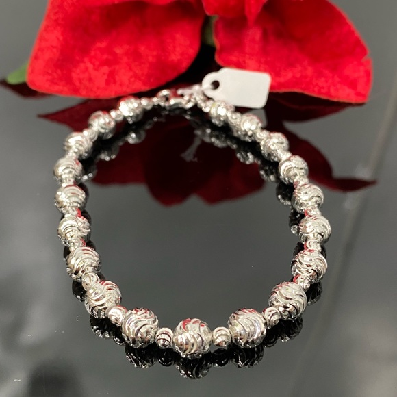 925 Sterling Silver Diamond Cut Bead Bracelet - Picture 2 of 6